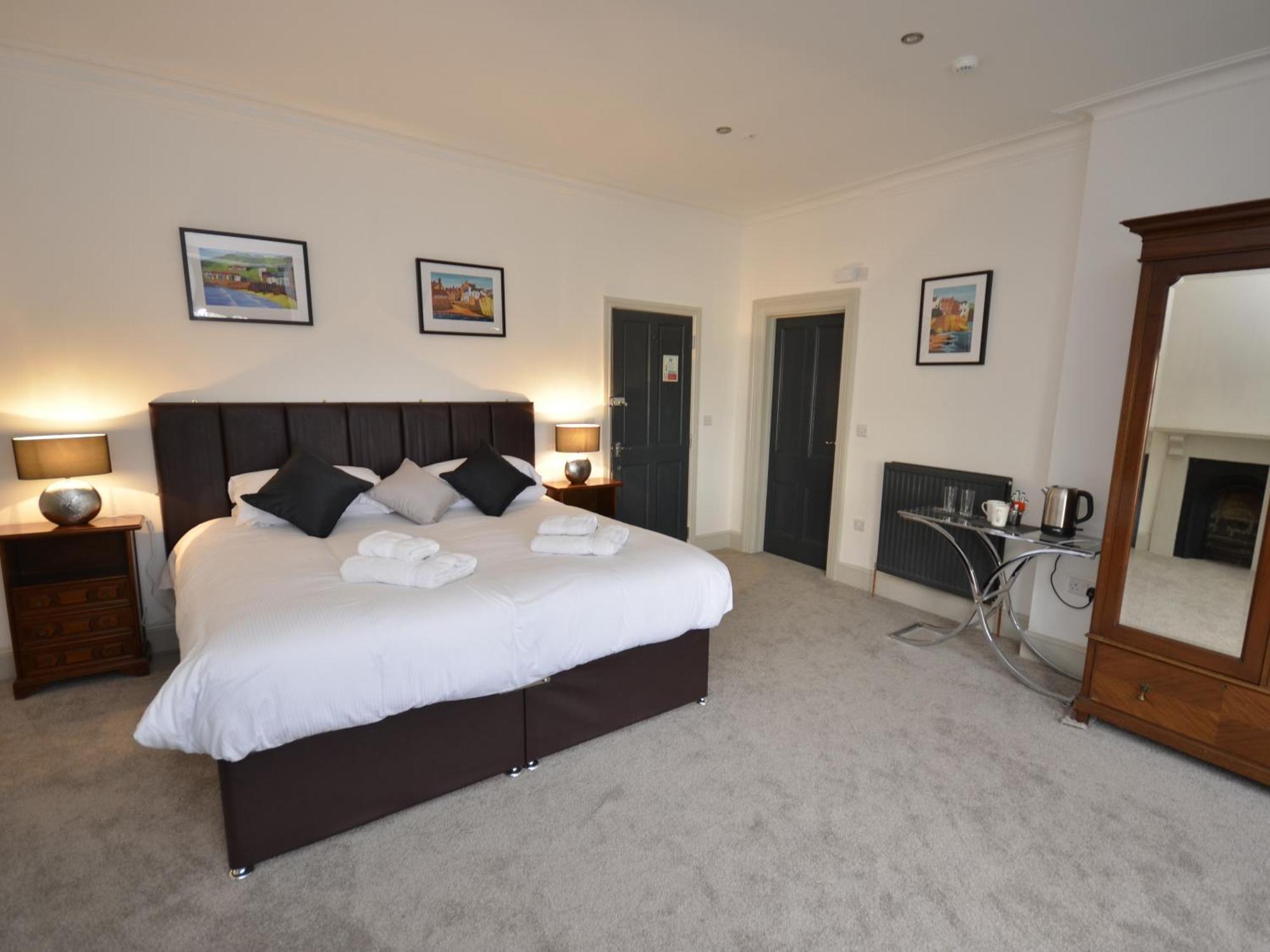 The Chapel House Hotel Scarborough Room photo