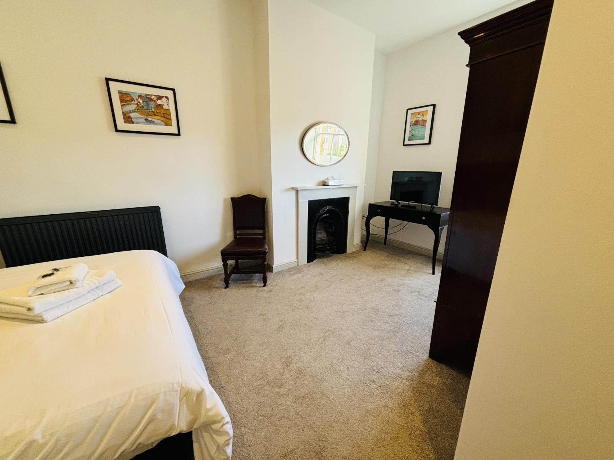 The Chapel House Hotel Scarborough Room photo